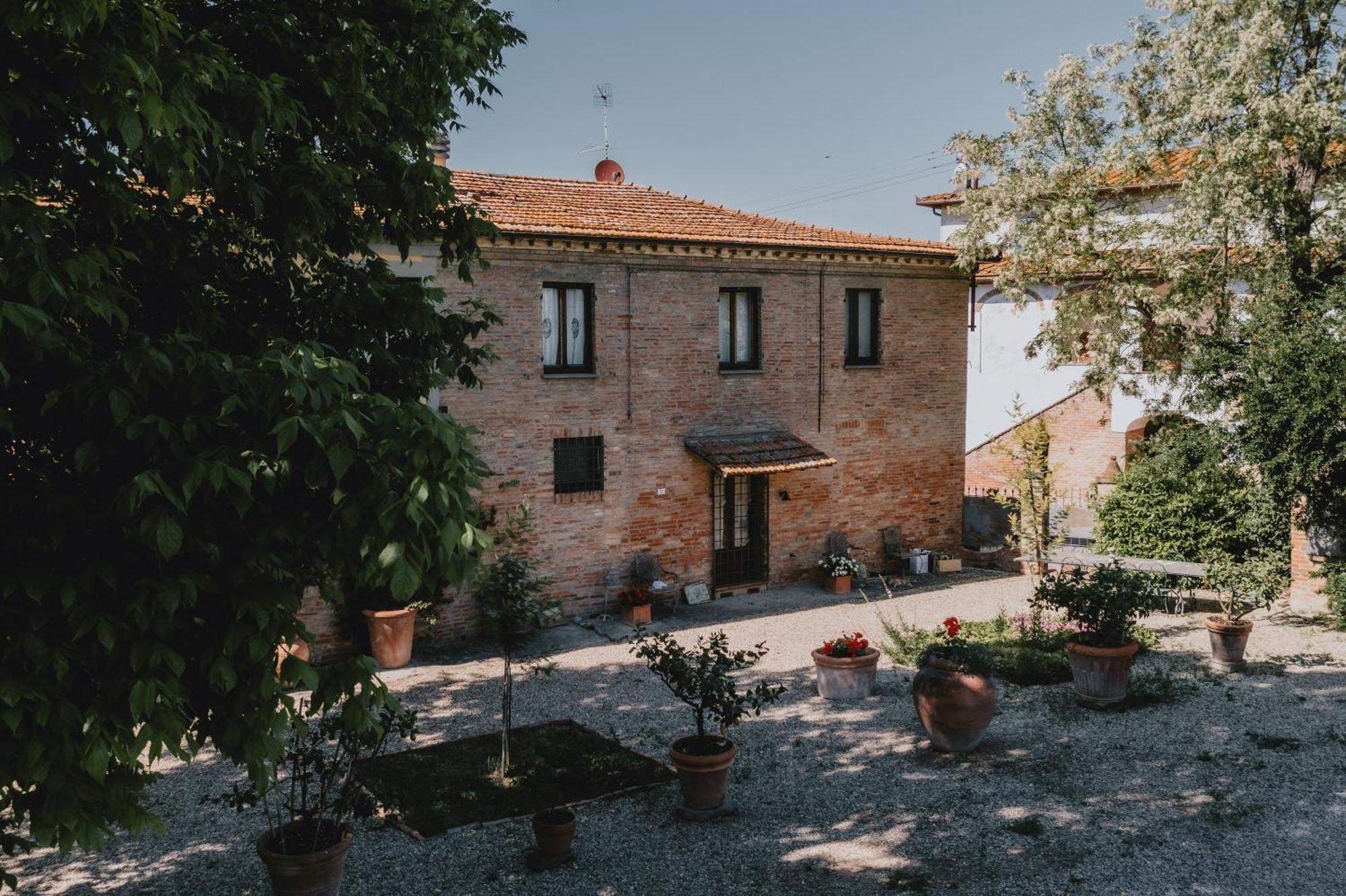 Podere Biagio Valiano ภายนอก รูปภาพ